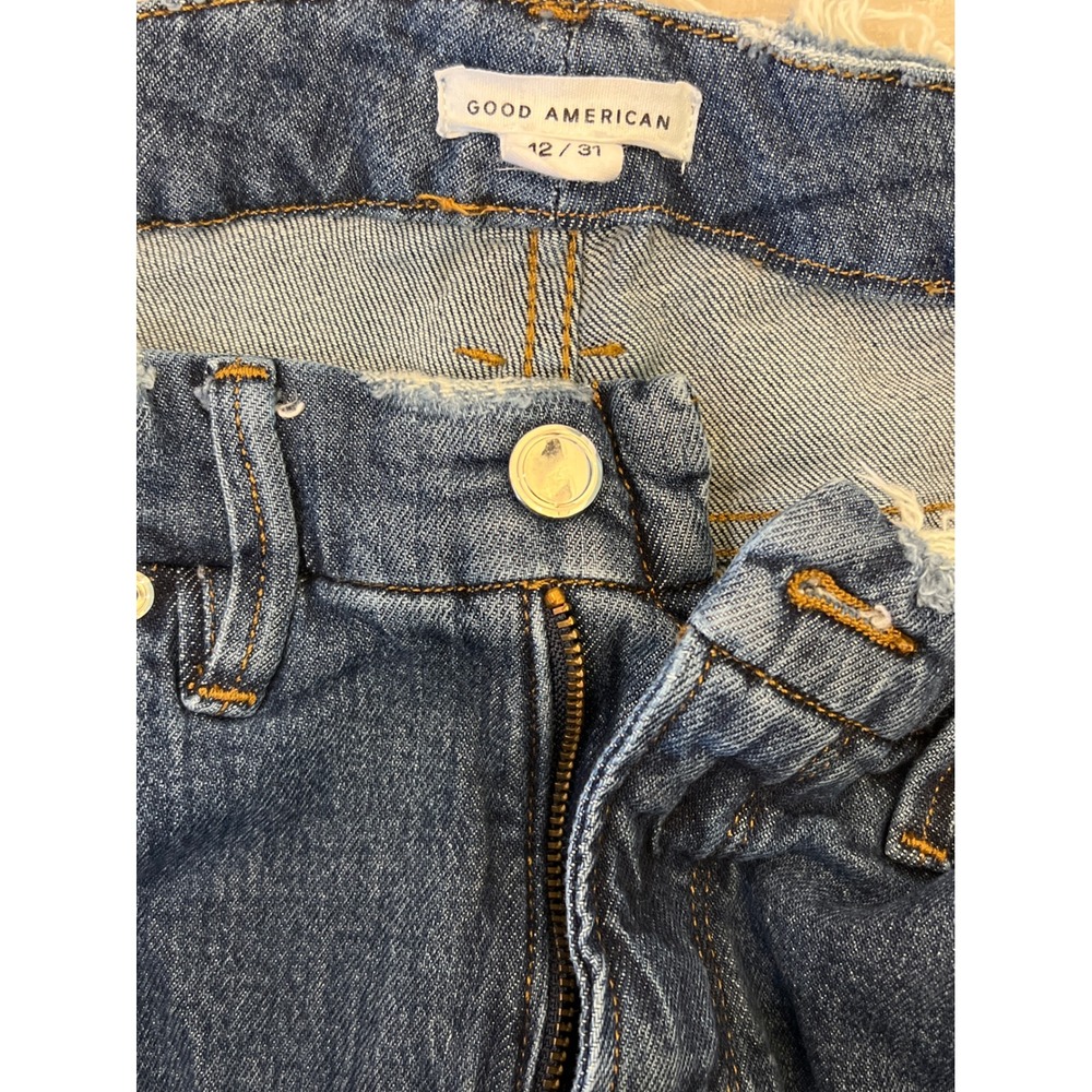 Good American Straight Leg Raw Hem Jeans‎ Dark Wash Blue Size 12/31 Distressed